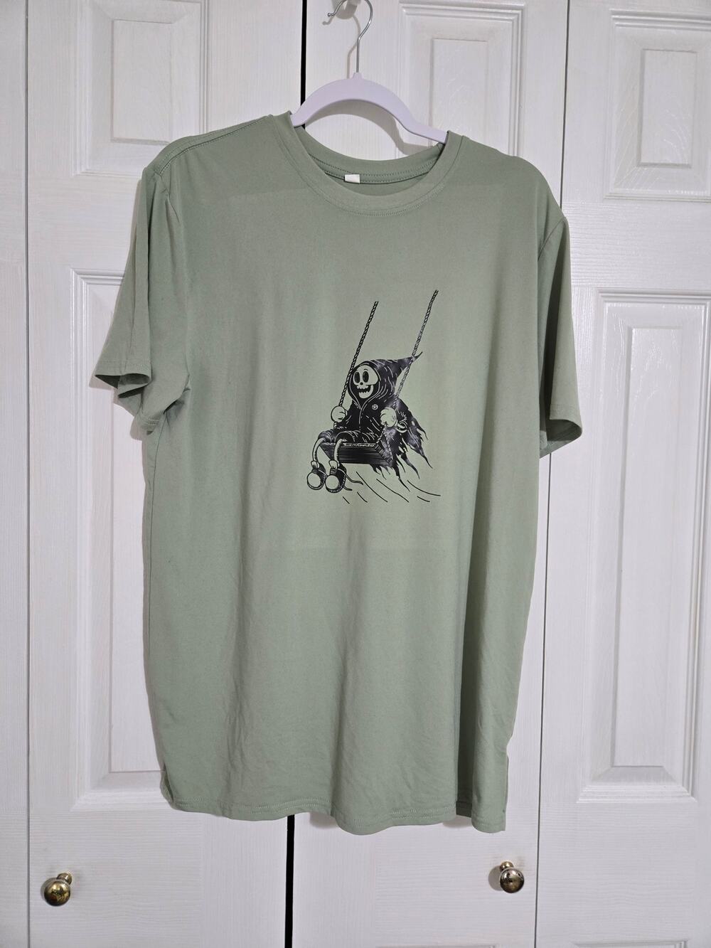 Unknown brand large men's light green graphic tee